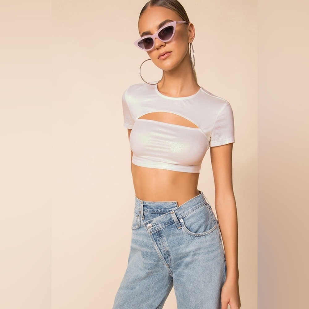 superdown White Cutout Short Sleeve Crop Top
